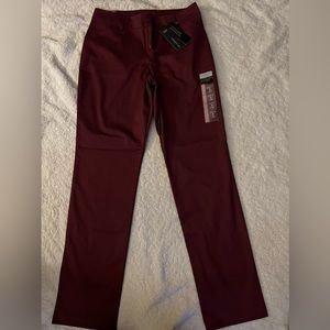 NWT… Ladies Lee jeans, size 6T. Burgundy color.